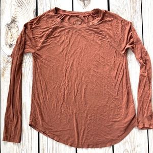 AEO Soft & Sexy Slub long sleeve burnt orange tee.